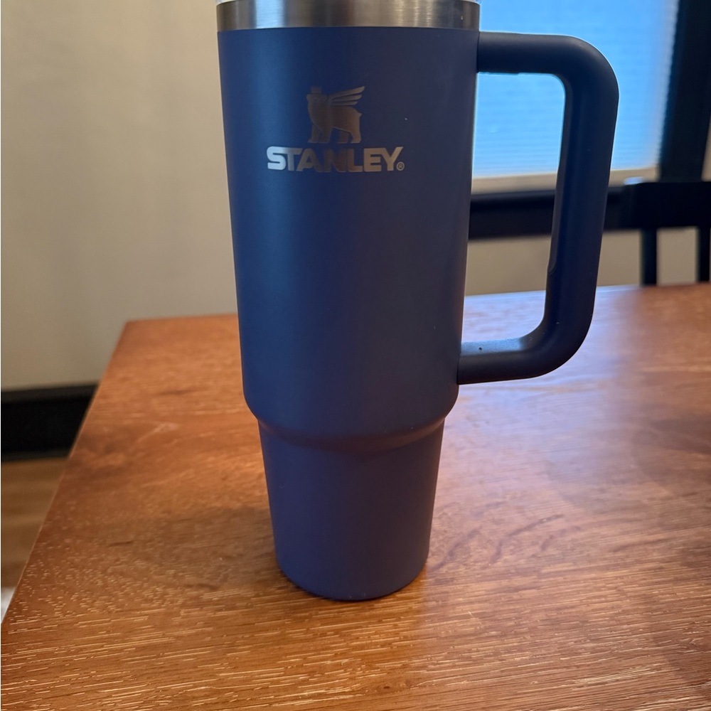 Stanley Purple Blue Insulated Mug with Handle 30oz see photo of handle NO STRAW
